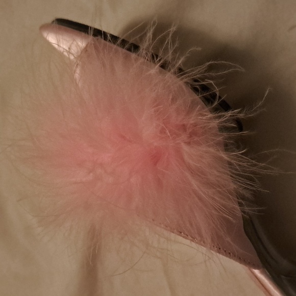 Fabulicious Size 7 Pink Heels - Picture 8 of 9